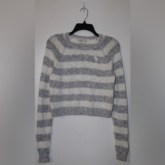Abercrombie & Fitch New York Gray and White Striped Sweater - Picture 5 of 7